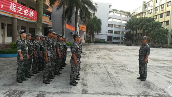 clip_image006.jpg 列隊訓(xùn)練.jpg